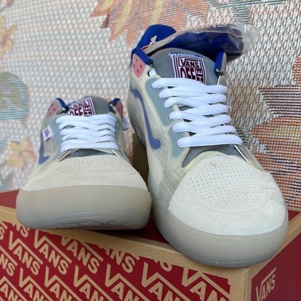 Vans Men’s Evdnt Rw Ultim
Color Wheel Creme
VN0A5DY5982
sneakers - Picture 8 of 16
